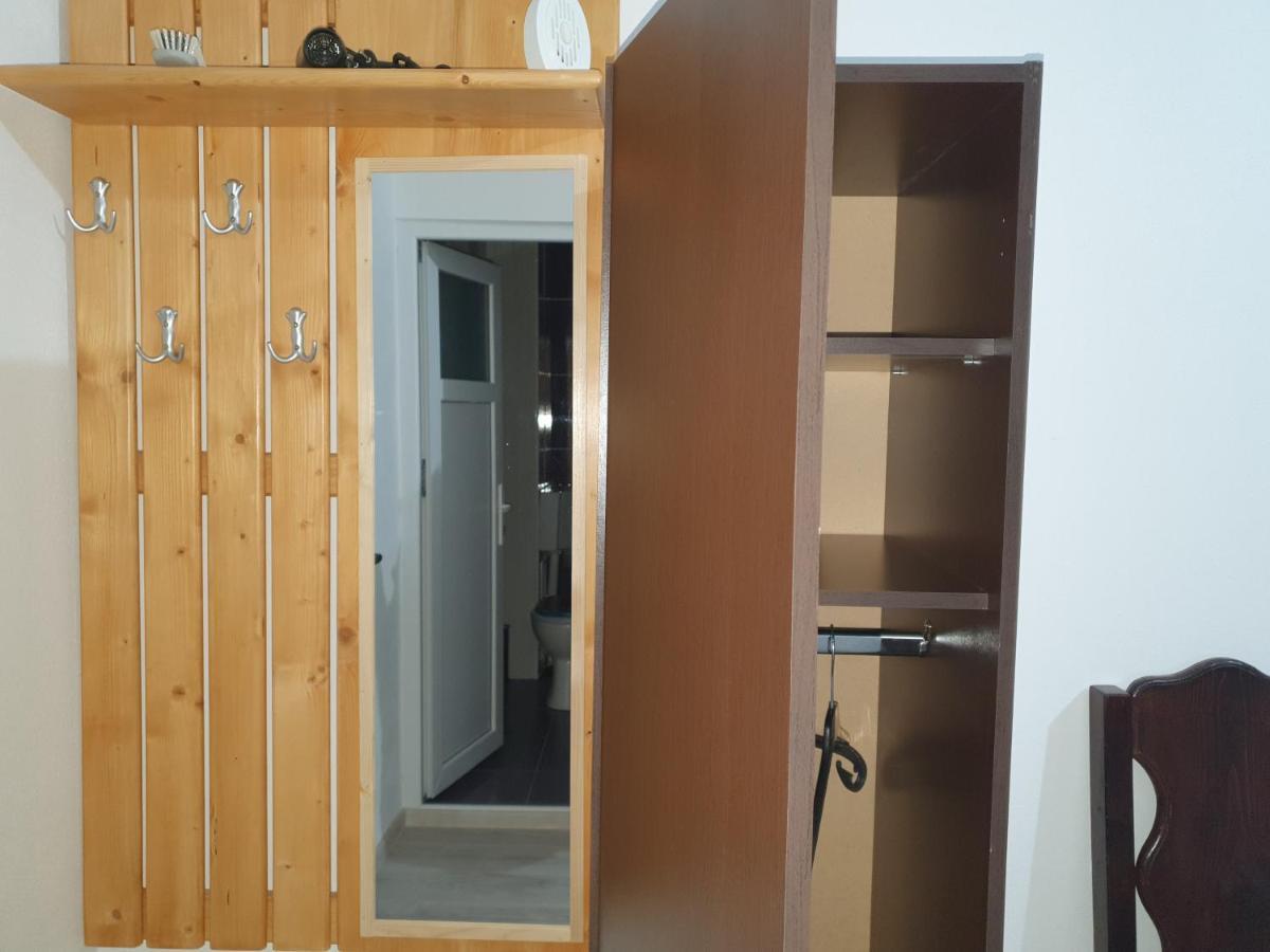 Milostea Pensiunea Ronicson מראה חיצוני תמונה